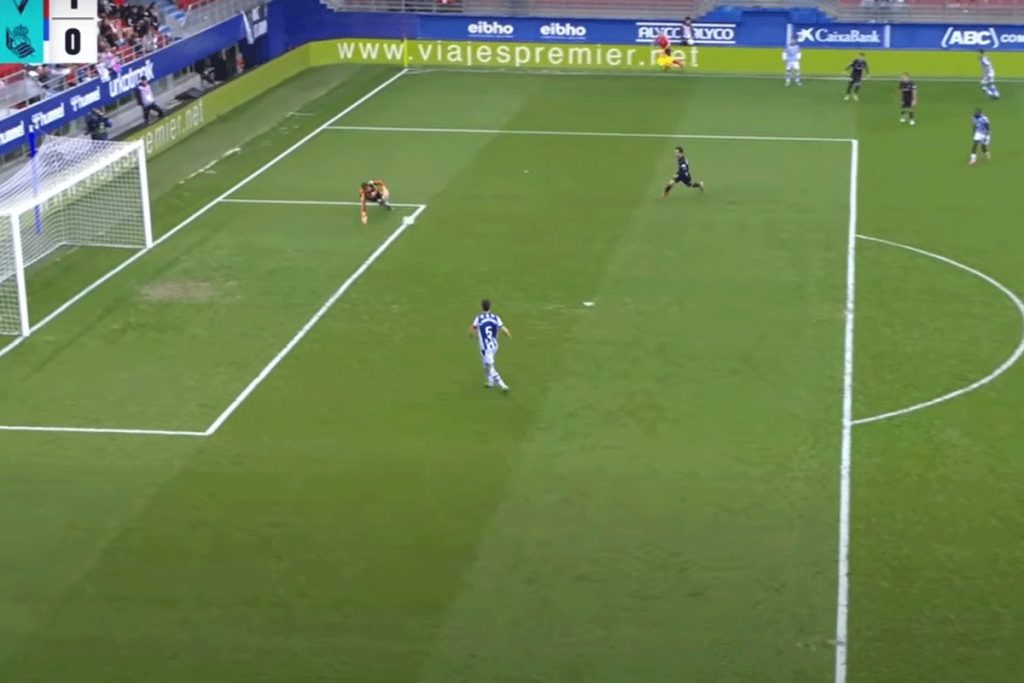 Da li je ovo jedan od najbizarnijih autogolova ikada? (VIDEO)